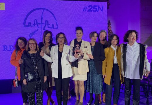 A ASOCIM, á que pertence a directora do CIM de Ortigueira, recibe o recoñecemento das Meninas 2022